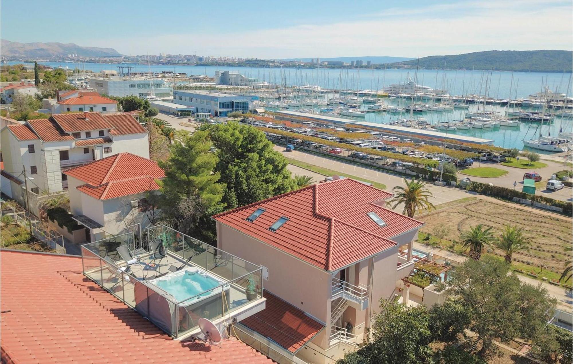 Nice Apartment In Kastel Gomilica With Wifi Kaštela Zewnętrze zdjęcie