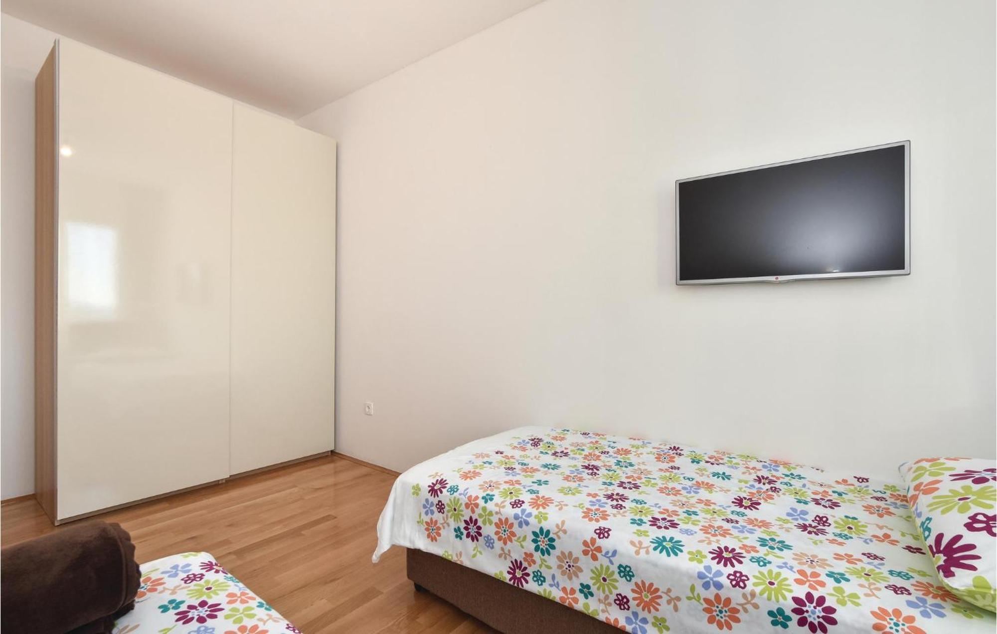 Nice Apartment In Kastel Gomilica With Wifi Kaštela Zewnętrze zdjęcie