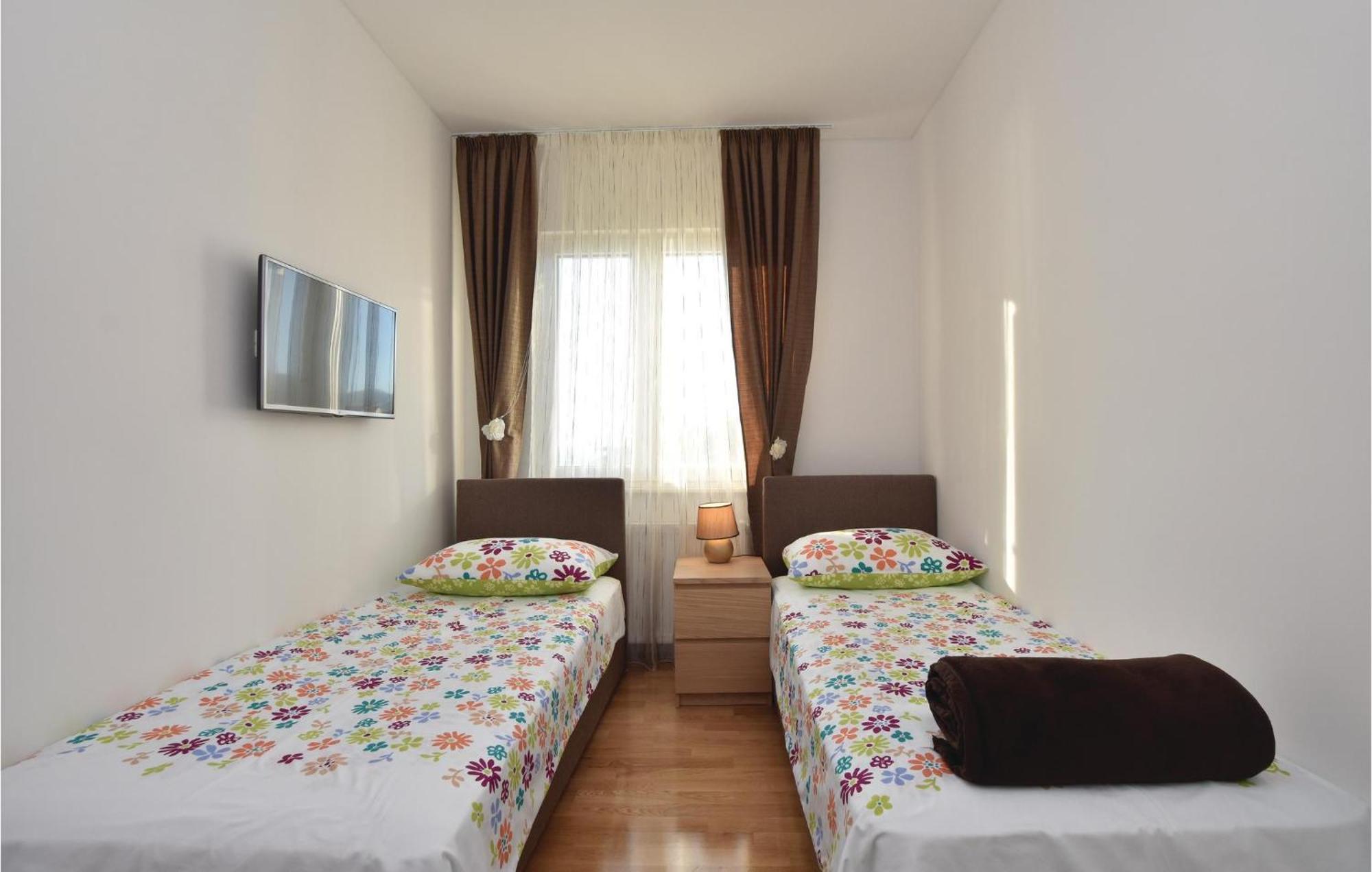 Nice Apartment In Kastel Gomilica With Wifi Kaštela Zewnętrze zdjęcie