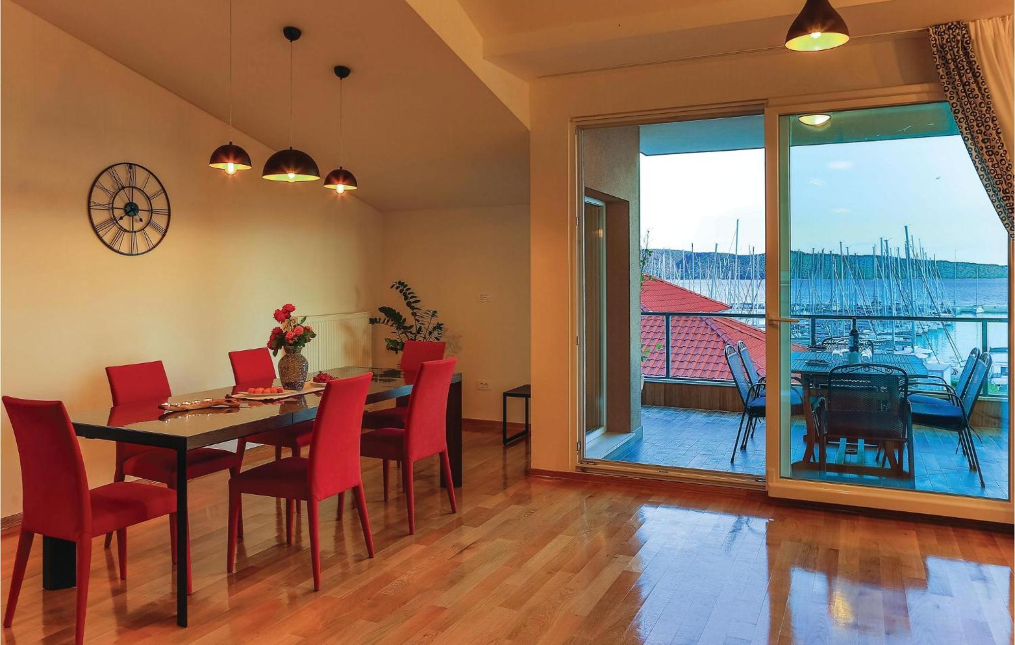 Nice Apartment In Kastel Gomilica With Wifi Kaštela Zewnętrze zdjęcie